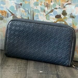 Bottega Veneta Zip Wallet EUC
